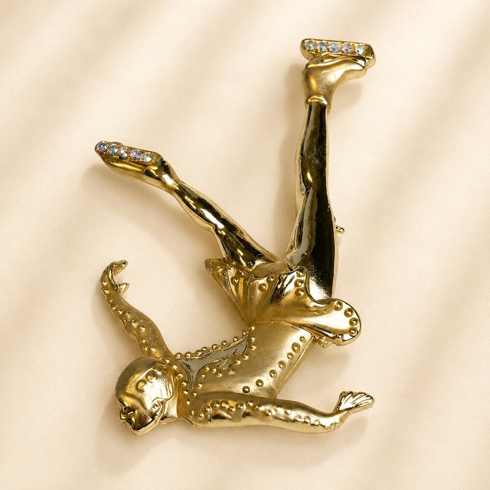 Figure Skater Gold Tone Rhinestone Pin Brooch AJC 1960s Vintage Mid Century - Picture 2 of 3
